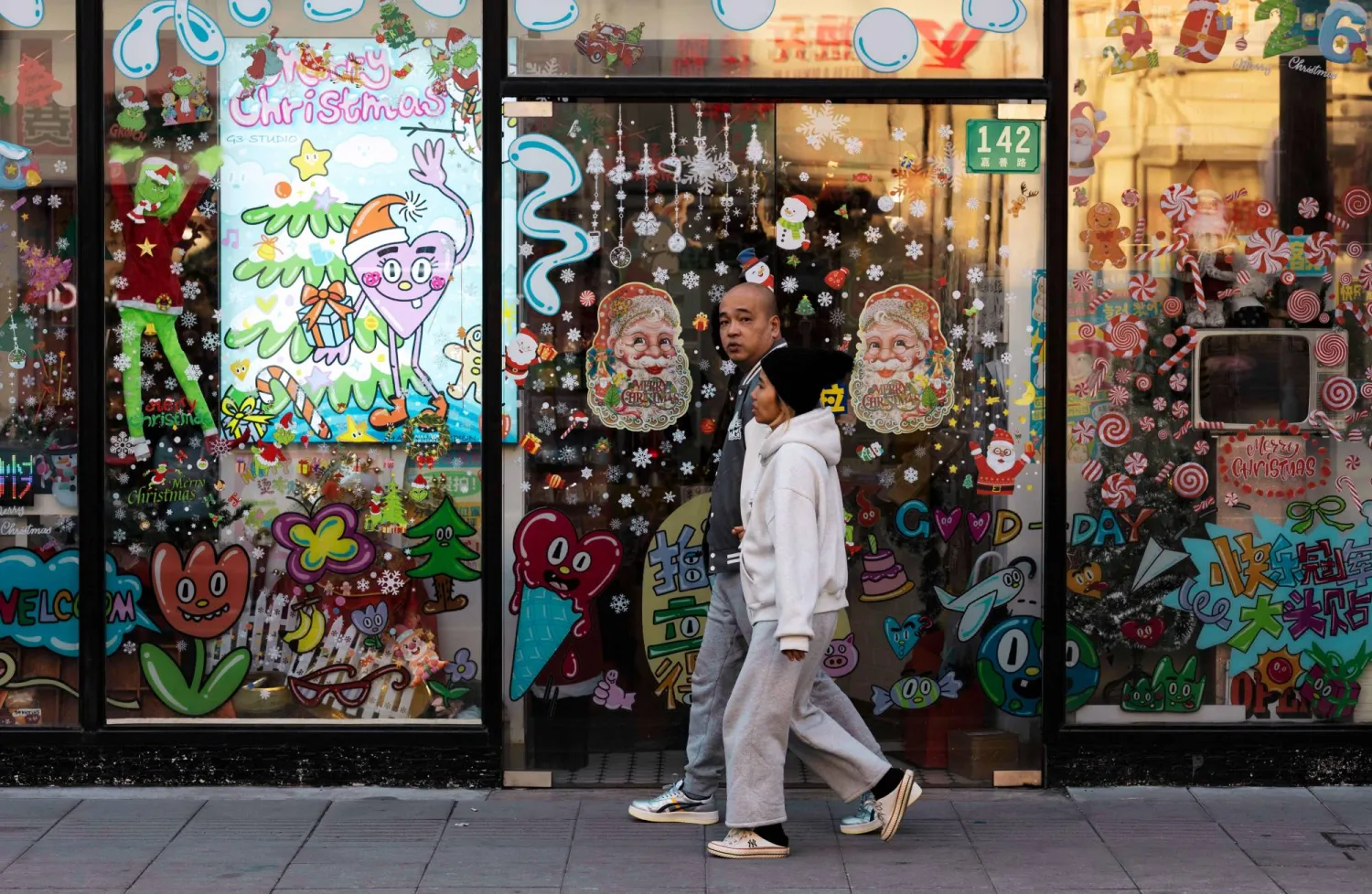 الصين تكثف جهود تعزيز الاستهلاك... حتى الألعاب والحيوانات الأليفة